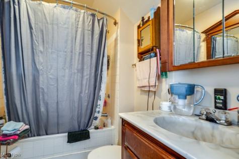 2478 Richmond Road Beachwood OH 44122