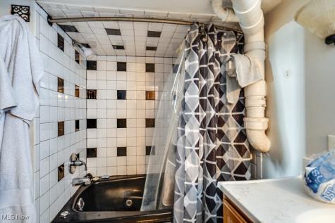 2478 Richmond Road Beachwood OH 44122