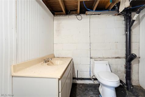 429 Gobel Avenue NE Canton OH 44704