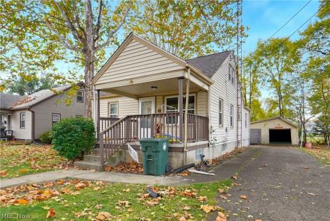 429 Gobel Avenue NE Canton OH 44704
