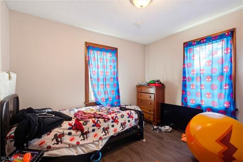 429 Gobel Avenue NE Canton OH 44704