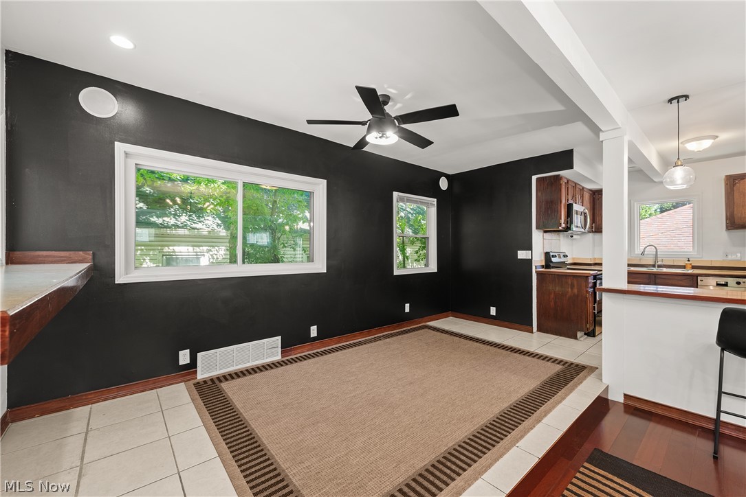 1395 Delia Avenue Akron OH 44320