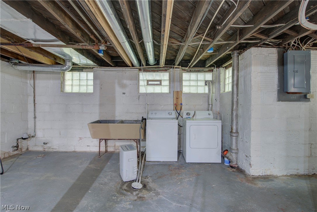 1395 Delia Avenue Akron OH 44320