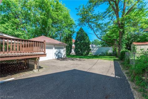 1395 Delia Avenue Akron OH 44320