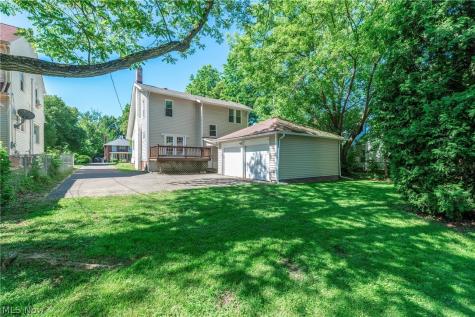 1395 Delia Avenue Akron OH 44320