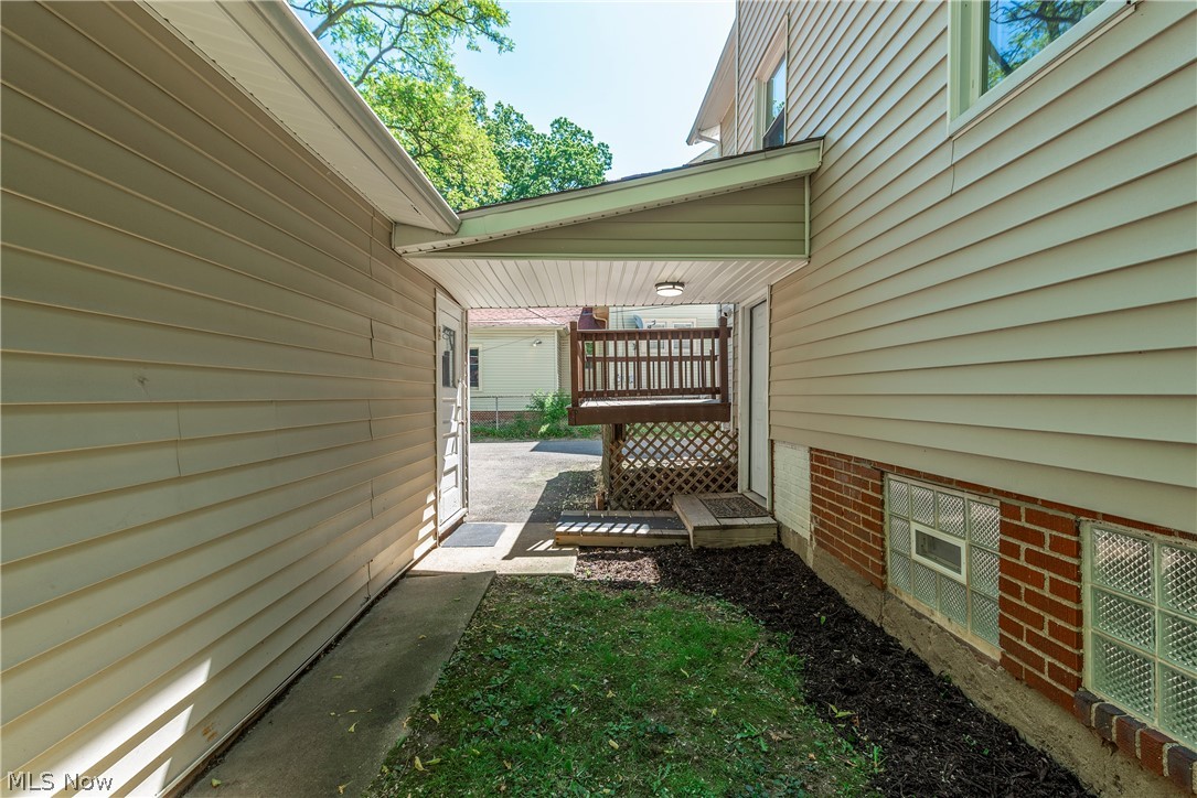 1395 Delia Avenue Akron OH 44320