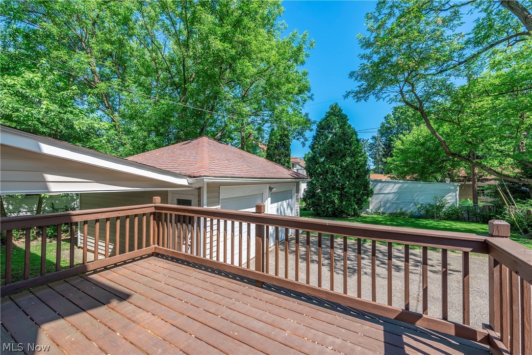 1395 Delia Avenue Akron OH 44320