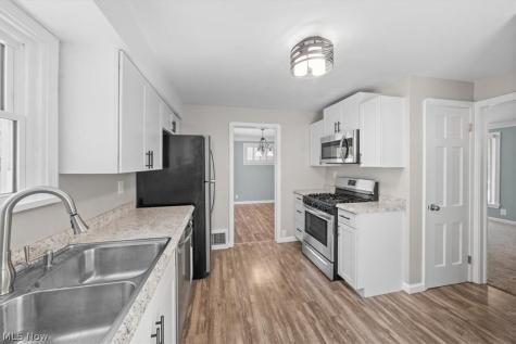 13909 Thraves Avenue Garfield Heights OH 44125