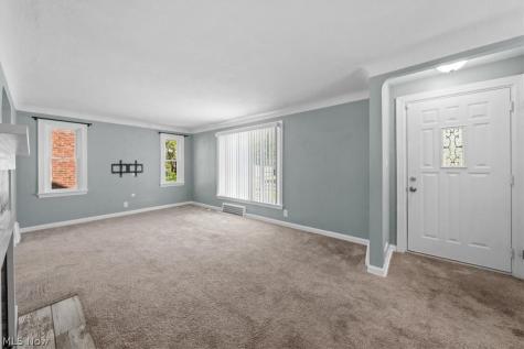 13909 Thraves Avenue Garfield Heights OH 44125