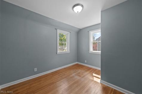 13909 Thraves Avenue Garfield Heights OH 44125