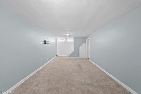 13909 Thraves Avenue Garfield Heights OH 44125