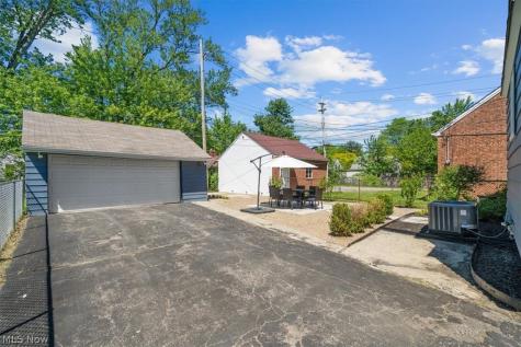 13909 Thraves Avenue Garfield Heights OH 44125