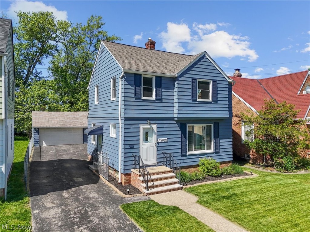 13909 Thraves Avenue Garfield Heights OH 44125