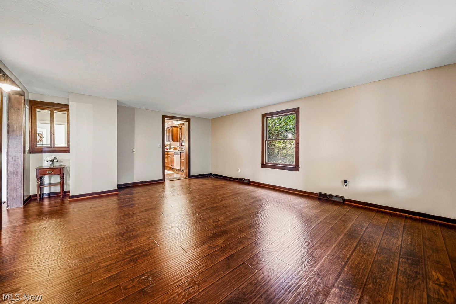 13910 E Center Street Burton OH 44021