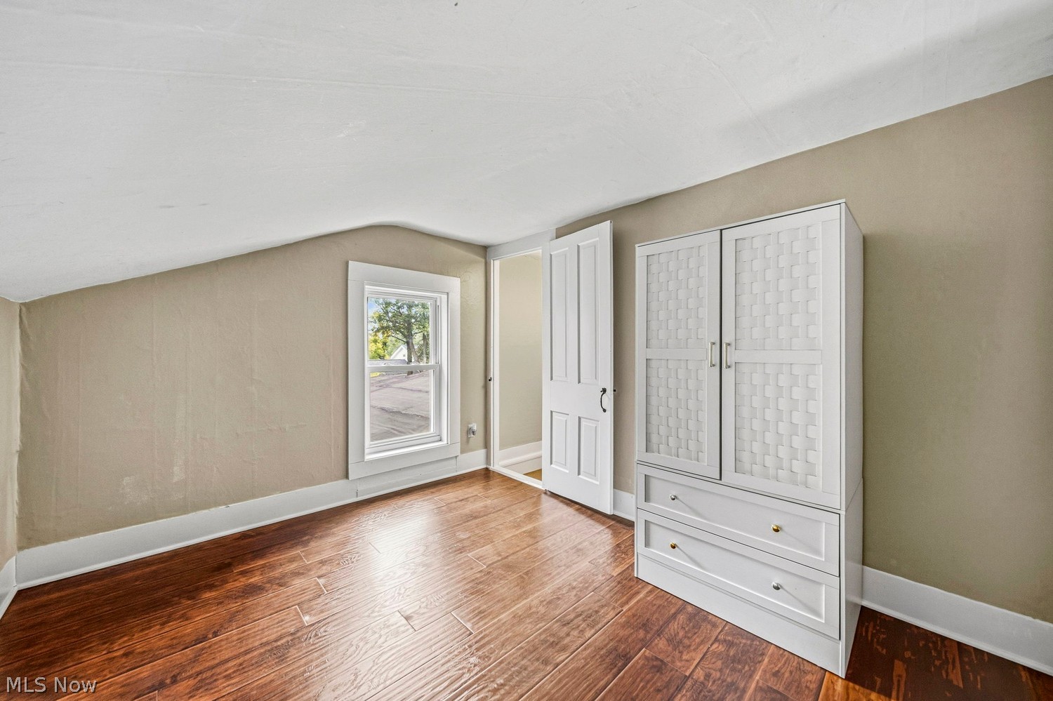 13910 E Center Street Burton OH 44021