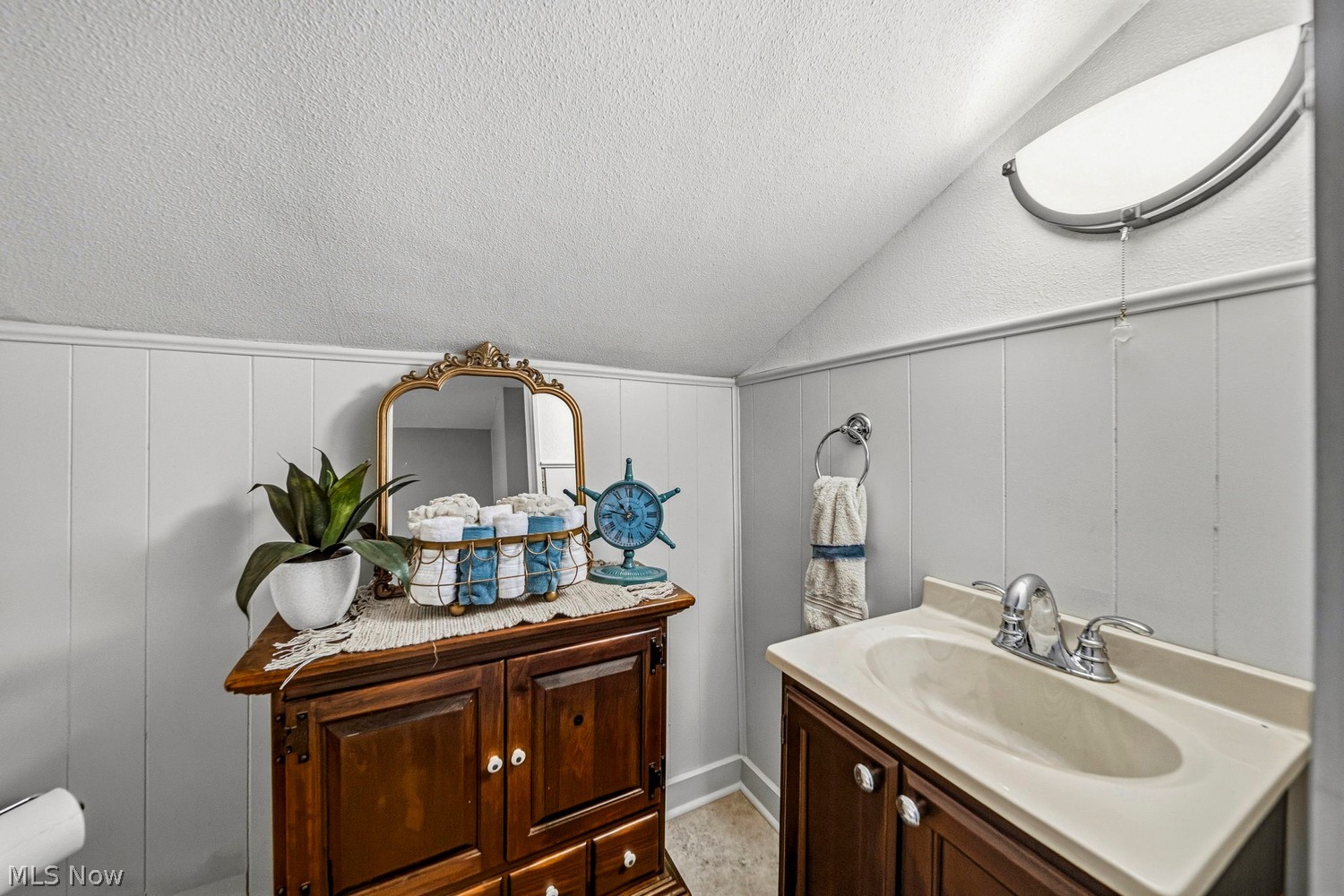 13910 E Center Street Burton OH 44021