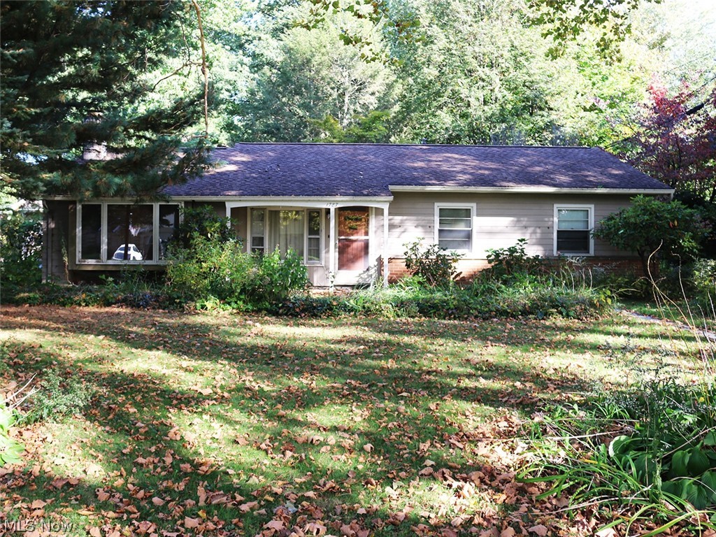1787 Bathgate Avenue Madison OH 44057