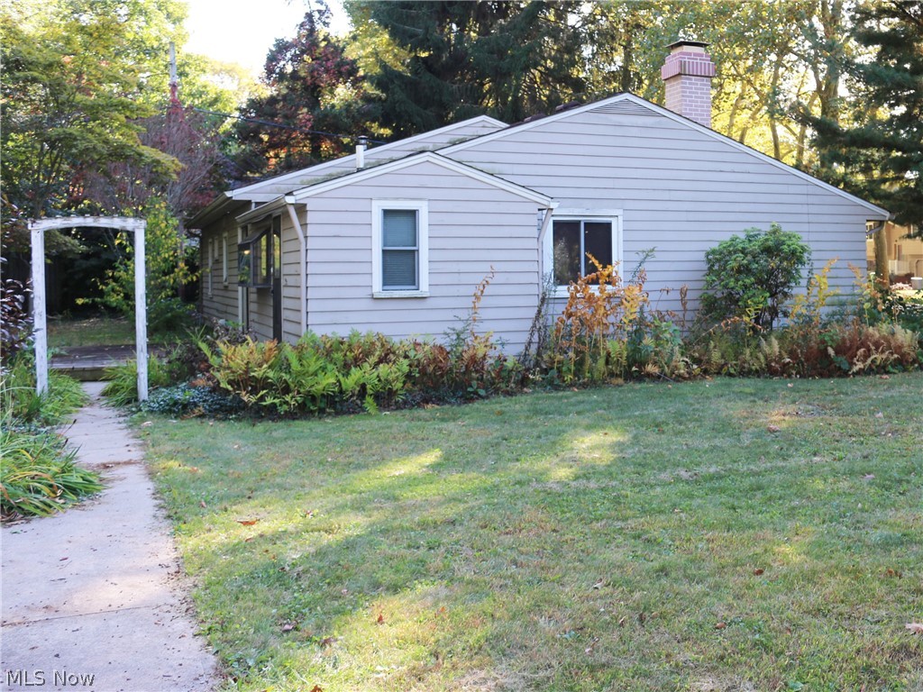 1787 Bathgate Avenue Madison OH 44057