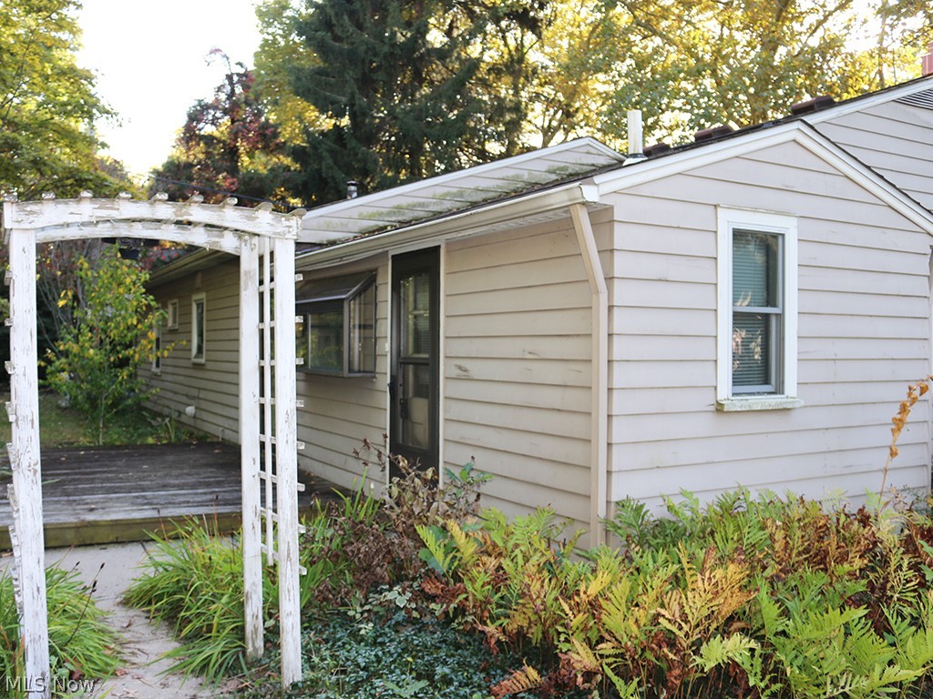 1787 Bathgate Avenue Madison OH 44057