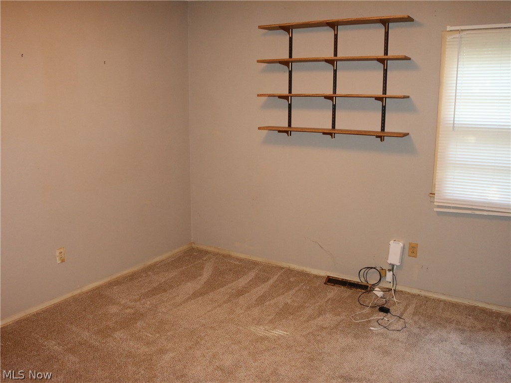 1787 Bathgate Avenue Madison OH 44057