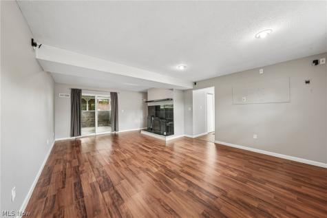 5750 Skyline Drive Seven Hills OH 44131