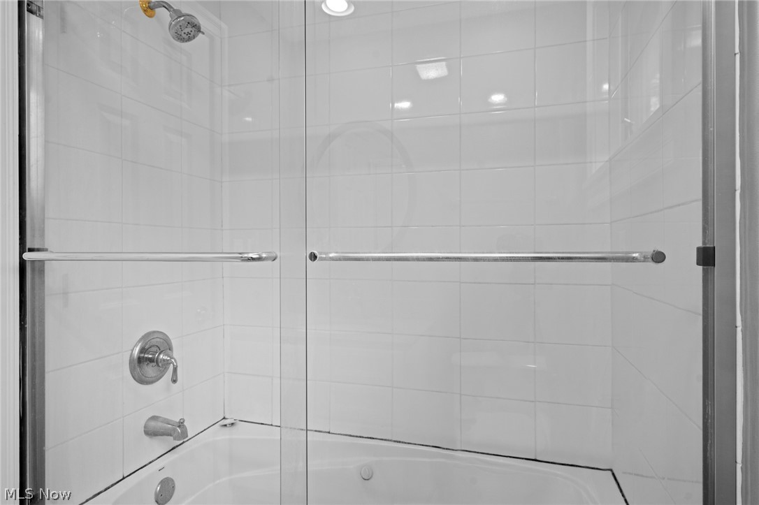 197 E Washington Street Chagrin Falls OH 44022