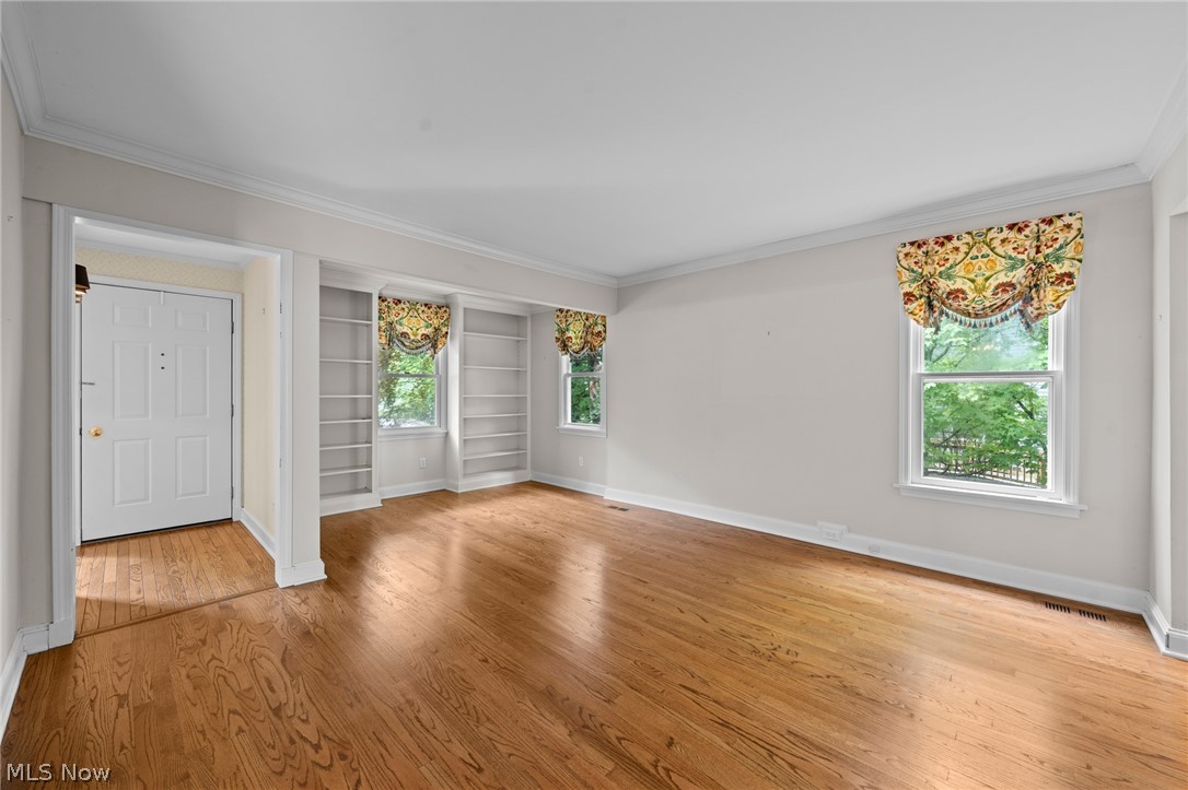 197 E Washington Street Chagrin Falls OH 44022