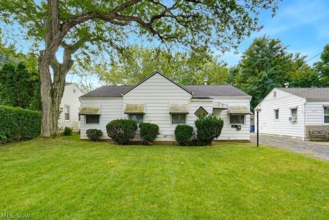 2076 N Green Road Cleveland OH 44121