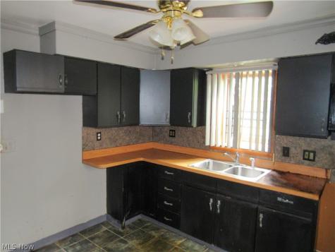 4067 E 187th Street Cleveland OH 44122