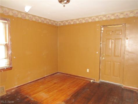 4067 E 187th Street Cleveland OH 44122