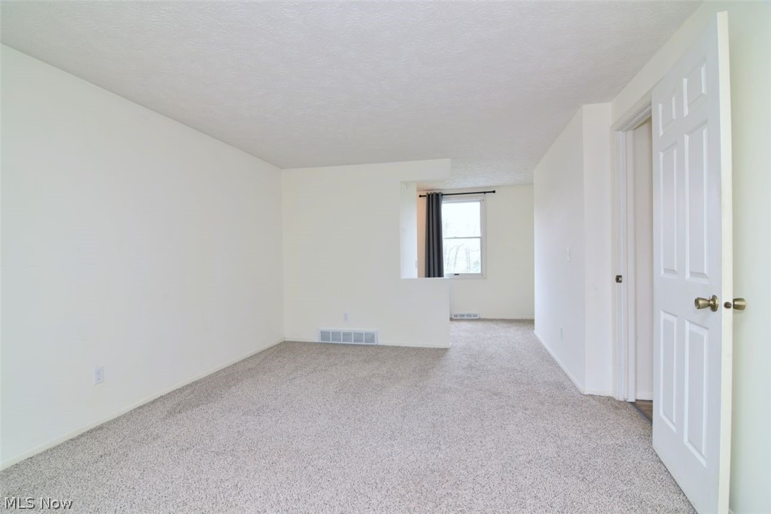 12395 Country Oaks Trail Chardon OH 44024