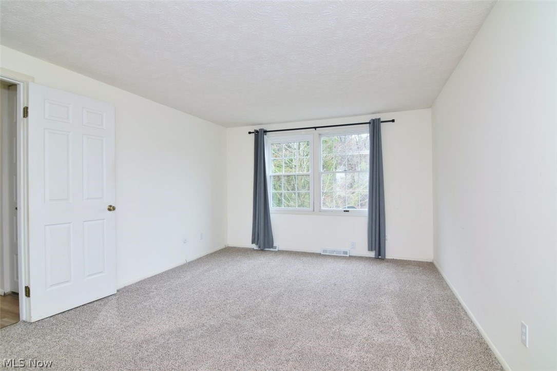 12395 Country Oaks Trail Chardon OH 44024