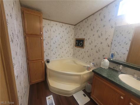 5852 Cleveland Road Wooster OH 44691