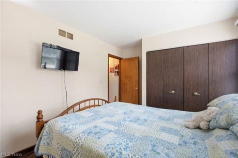26959 Southwood Lane Olmsted Twp OH 44138