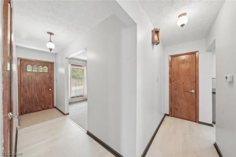 5818 Iva Drive Akron OH 44319