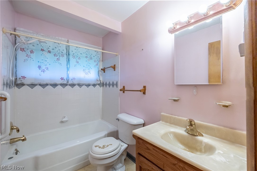 9609 Alexander Road Garfield Heights OH 44125