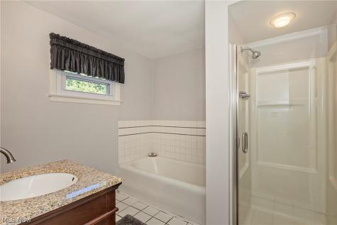 5195 Spencer Road Lyndhurst OH 44124