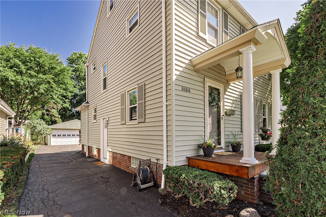 5195 Spencer Road Lyndhurst OH 44124