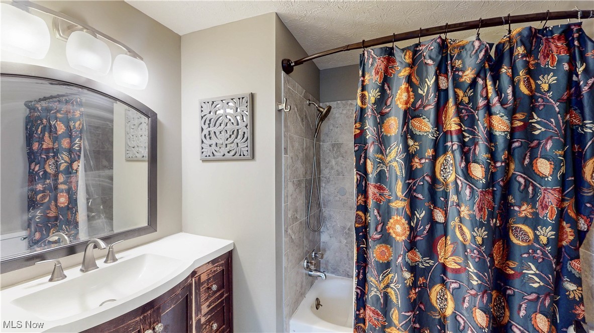 78 Chelmsford Drive Aurora OH 44202