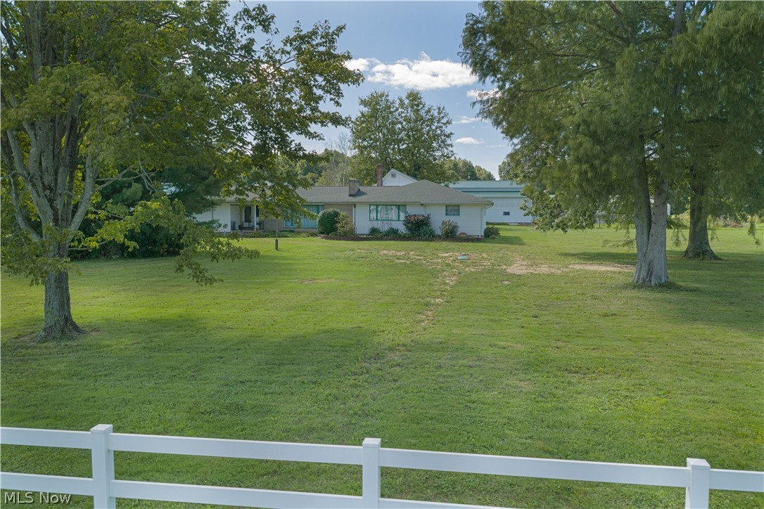 1325 Braceville Robinson Road Southington OH 44470