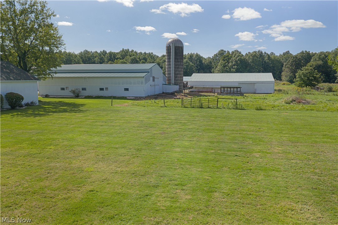 1325 Braceville Robinson Road Southington OH 44470