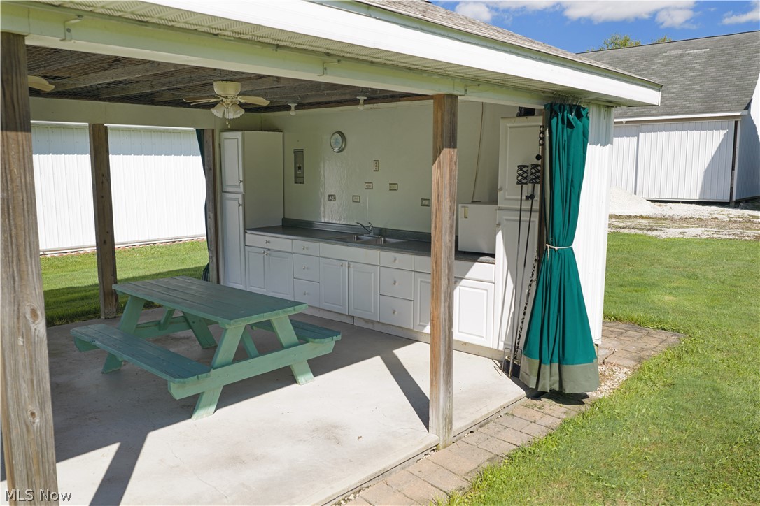 1325 Braceville Robinson Road Southington OH 44470