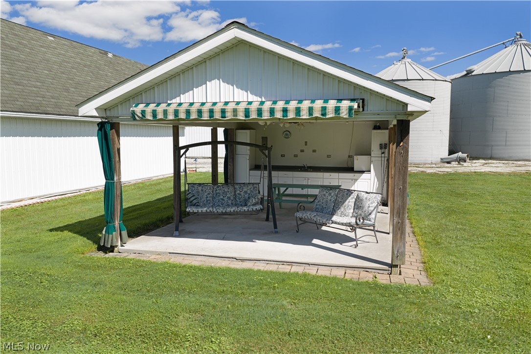 1325 Braceville Robinson Road Southington OH 44470