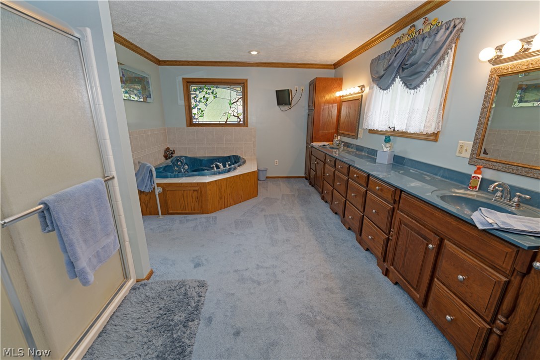 1325 Braceville Robinson Road Southington OH 44470