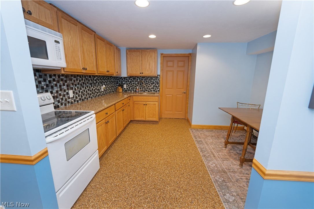 1325 Braceville Robinson Road Southington OH 44470
