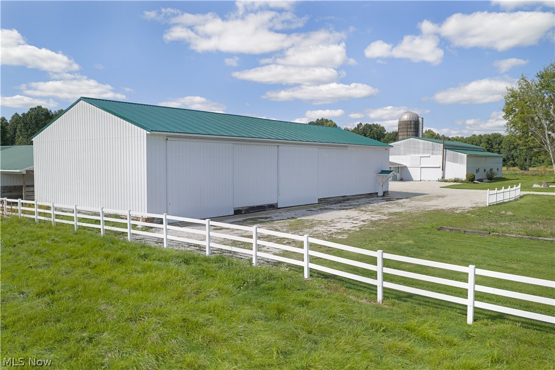 1325 Braceville Robinson Road Southington OH 44470