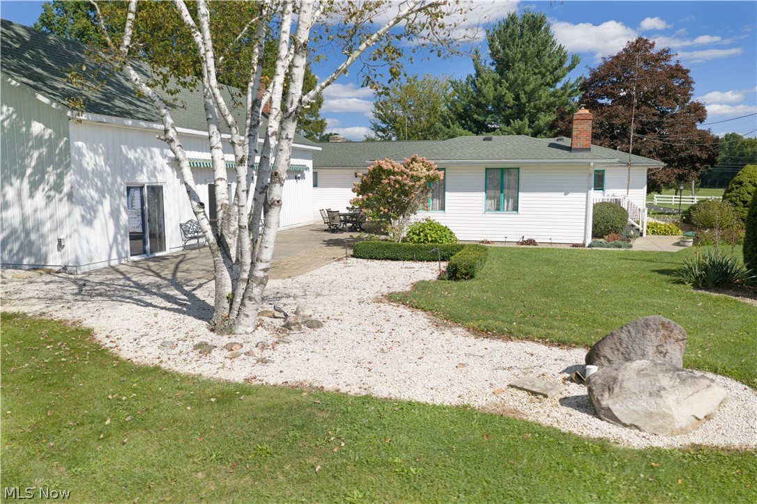 1325 Braceville Robinson Road Southington OH 44470