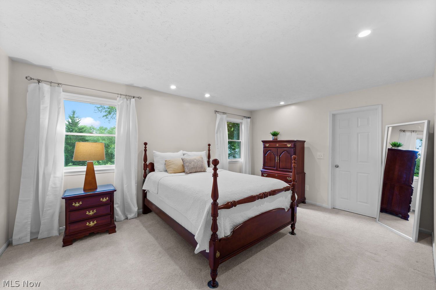 10030 Greenwich Drive Strongsville OH 44136