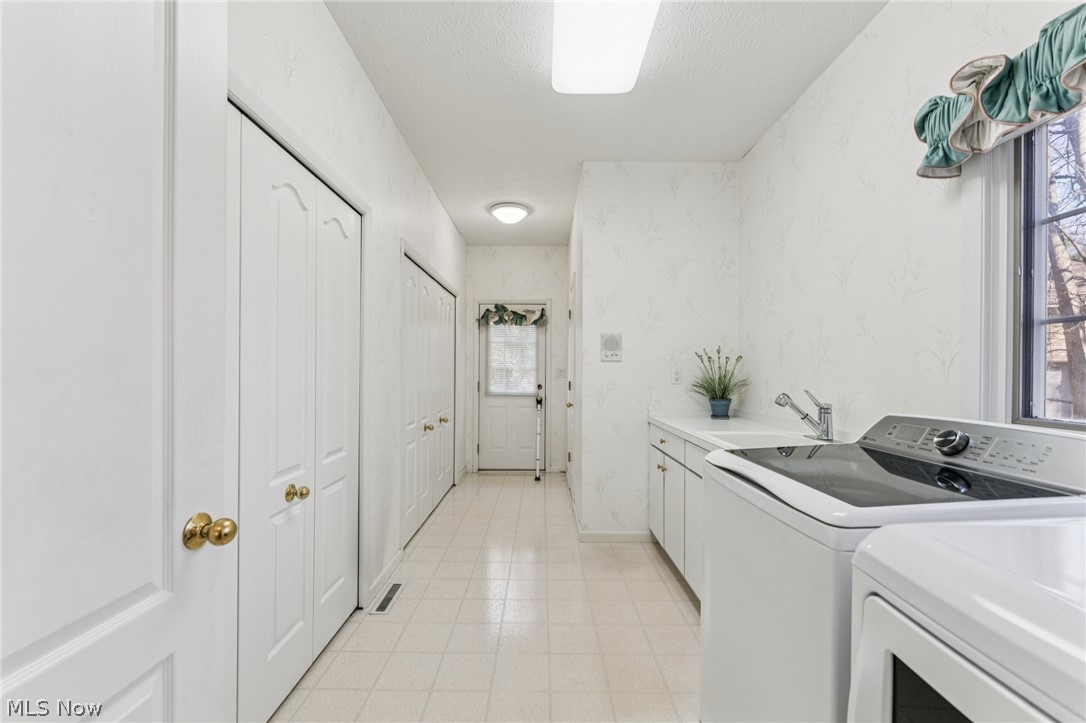32341 Regency Court Avon Lake OH 44012