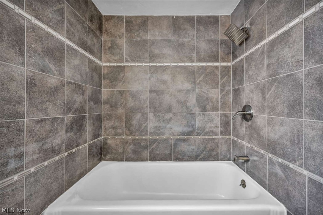 610 E 266th Street Euclid OH 44132